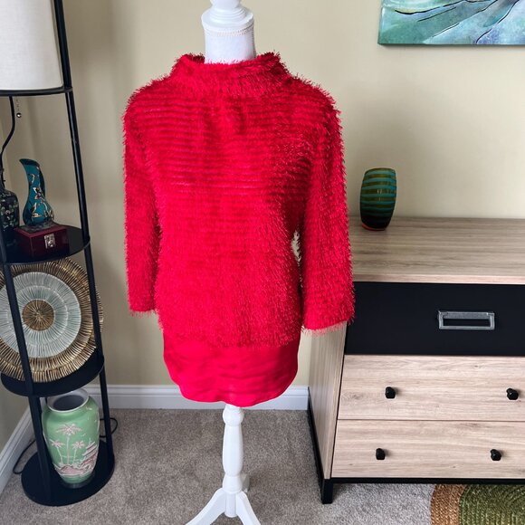 Vince Camuto Frayed Unique Red Mock Neck Top NWT - Picture 2 of 4